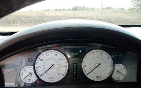 Chrysler 300C II, 2005 год, 2 100 000 рублей, 21 фотография