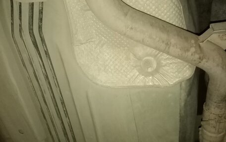 Chrysler 300C II, 2005 год, 2 100 000 рублей, 36 фотография