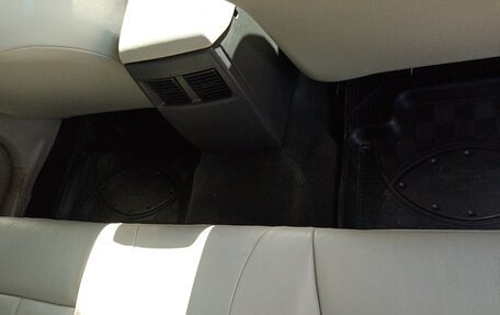 Chrysler 300C II, 2005 год, 2 100 000 рублей, 40 фотография