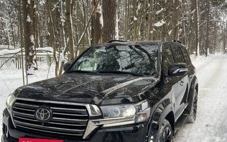 Toyota Land Cruiser 200, 2018 год, 10 900 000 рублей, 3 фотография