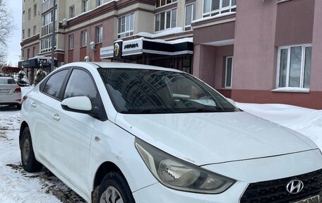 Hyundai Solaris II рестайлинг, 2018 год, 800 000 рублей, 2 фотография