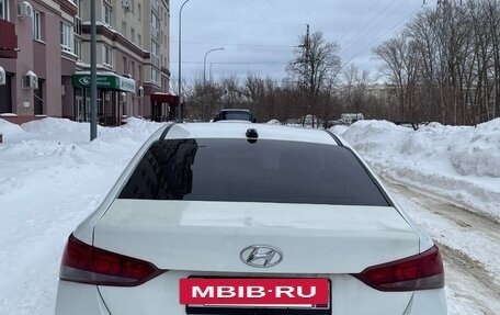 Hyundai Solaris II рестайлинг, 2018 год, 800 000 рублей, 3 фотография