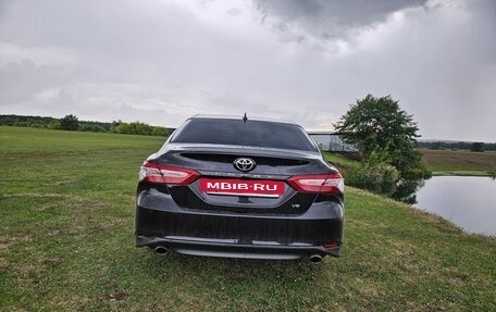 Toyota Camry, 2021 год, 2 100 000 рублей, 2 фотография