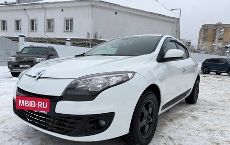 Renault Megane III, 2013 год, 700 000 рублей, 2 фотография