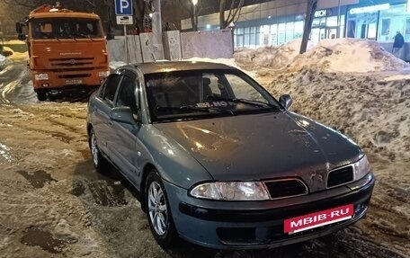 Mitsubishi Carisma I, 2002 год, 135 000 рублей, 2 фотография