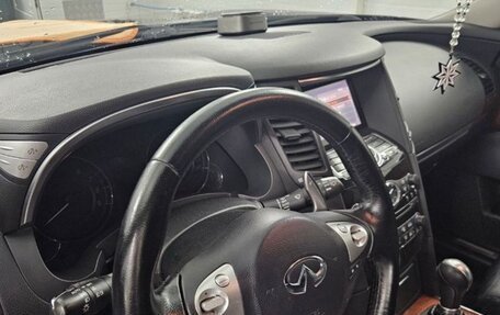 Infiniti QX70, 2015 год, 3 250 000 рублей, 11 фотография