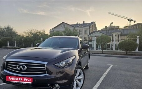 Infiniti QX70, 2015 год, 3 250 000 рублей, 4 фотография