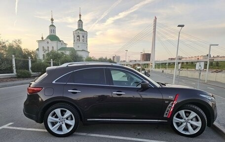 Infiniti QX70, 2015 год, 3 250 000 рублей, 5 фотография