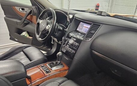 Infiniti QX70, 2015 год, 3 250 000 рублей, 17 фотография
