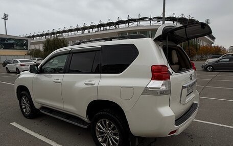 Toyota Land Cruiser Prado 150 рестайлинг 2, 2009 год, 3 100 000 рублей, 13 фотография