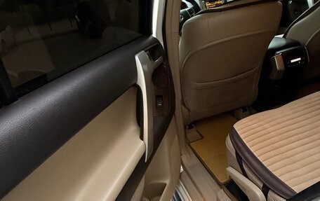 Toyota Land Cruiser Prado 150 рестайлинг 2, 2009 год, 3 100 000 рублей, 19 фотография