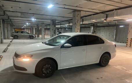 Volkswagen Jetta VI, 2013 год, 950 000 рублей, 2 фотография