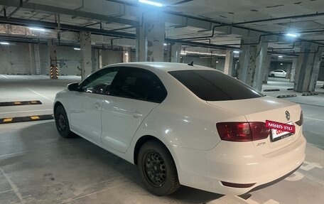 Volkswagen Jetta VI, 2013 год, 950 000 рублей, 4 фотография