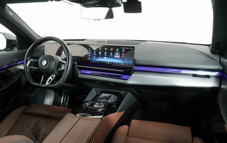 BMW 5 серия, 2024 год, 8 890 000 рублей, 14 фотография