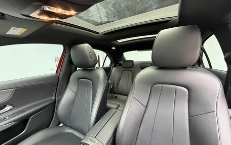 Mercedes-Benz A-Класс, 2022 год, 2 240 000 рублей, 10 фотография