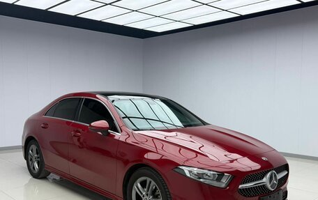 Mercedes-Benz A-Класс, 2022 год, 2 240 000 рублей, 2 фотография