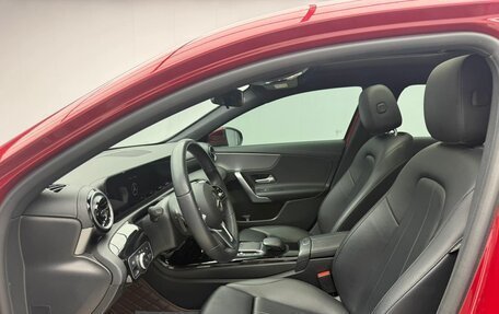 Mercedes-Benz A-Класс, 2022 год, 2 240 000 рублей, 22 фотография