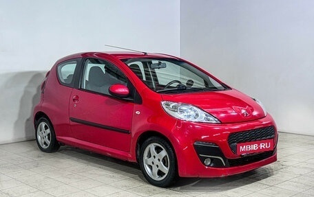 Peugeot 107 I рестайлинг, 2014 год, 486 000 рублей, 3 фотография