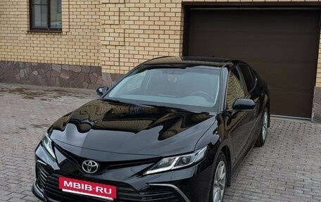 Toyota Camry, 2021 год, 3 050 000 рублей, 4 фотография