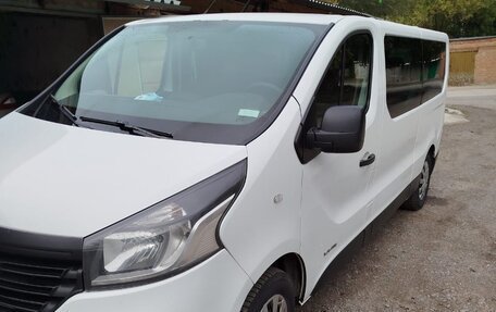 Renault Trafic, 2017 год, 2 150 000 рублей, 2 фотография