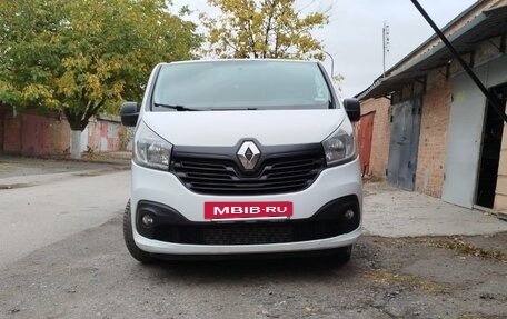 Renault Trafic, 2017 год, 2 150 000 рублей, 11 фотография