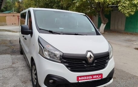 Renault Trafic, 2017 год, 2 150 000 рублей, 4 фотография