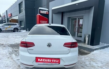 Volkswagen Passat B8 рестайлинг, 2017 год, 1 643 500 рублей, 16 фотография