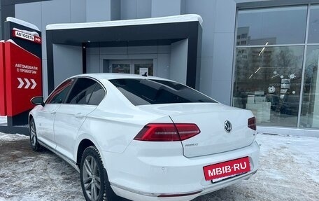 Volkswagen Passat B8 рестайлинг, 2017 год, 1 643 500 рублей, 17 фотография