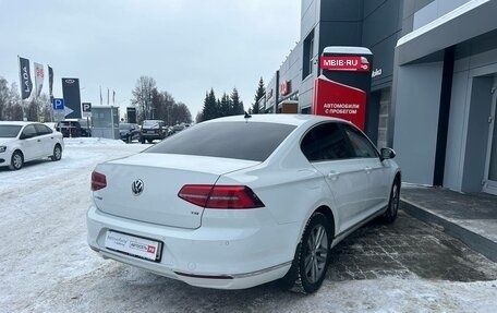 Volkswagen Passat B8 рестайлинг, 2017 год, 1 643 500 рублей, 15 фотография