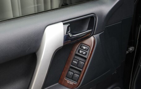 Toyota Land Cruiser Prado 150 рестайлинг 2, 2015 год, 3 150 000 рублей, 18 фотография