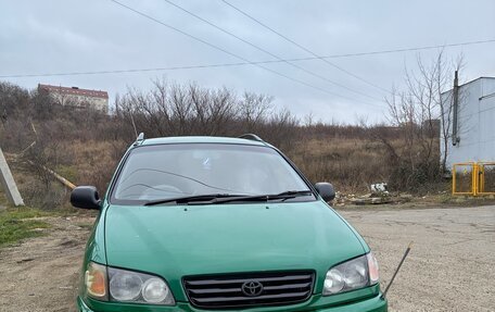 Toyota Ipsum II, 1998 год, 450 000 рублей, 1 фотография