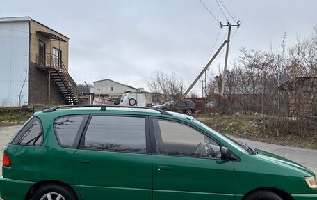 Toyota Ipsum II, 1998 год, 450 000 рублей, 2 фотография