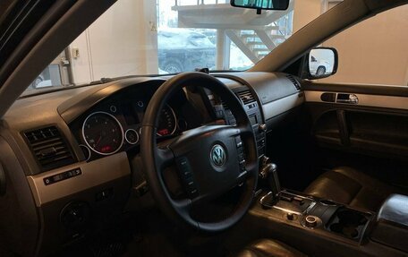 Volkswagen Touareg III, 2005 год, 915 000 рублей, 22 фотография