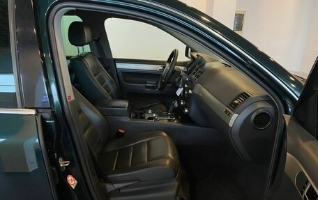 Volkswagen Touareg III, 2005 год, 915 000 рублей, 28 фотография