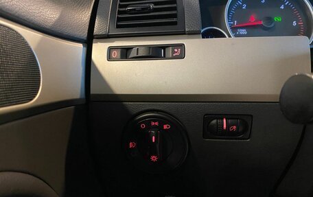 Volkswagen Touareg III, 2005 год, 915 000 рублей, 31 фотография