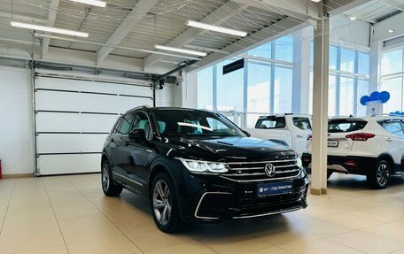 Volkswagen Tiguan II, 2021 год, 3 999 900 рублей, 8 фотография