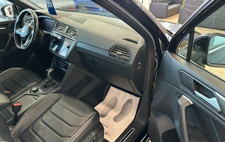 Volkswagen Tiguan II, 2021 год, 3 999 900 рублей, 12 фотография