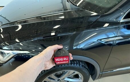 Volkswagen Tiguan II, 2021 год, 3 999 900 рублей, 20 фотография