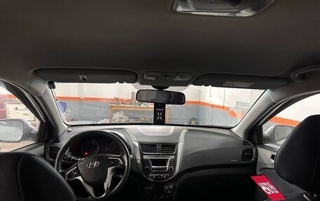 Hyundai Solaris II рестайлинг, 2015 год, 800 000 рублей, 2 фотография