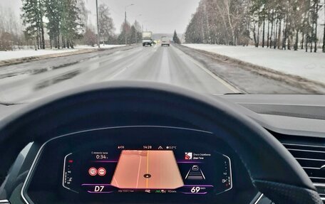 Volkswagen Tiguan II, 2021 год, 4 000 000 рублей, 4 фотография