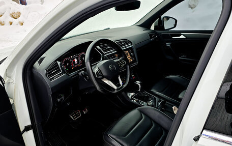 Volkswagen Tiguan II, 2021 год, 4 000 000 рублей, 13 фотография