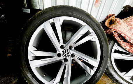 Volkswagen Tiguan II, 2021 год, 4 000 000 рублей, 18 фотография