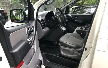 Hyundai Grand Starex Grand Starex I рестайлинг 2, 2010 год, 1 728 000 рублей, 24 фотография