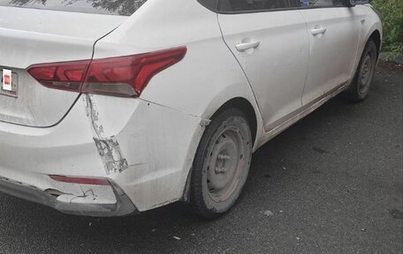 Hyundai Solaris II рестайлинг, 2017 год, 600 000 рублей, 1 фотография