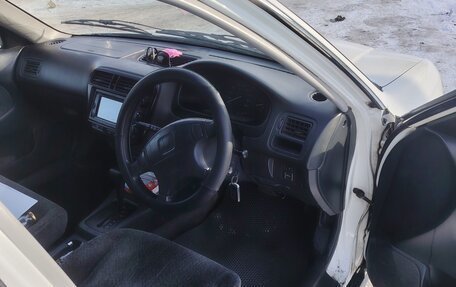 Isuzu Gemini IV, 2000 год, 195 000 рублей, 2 фотография