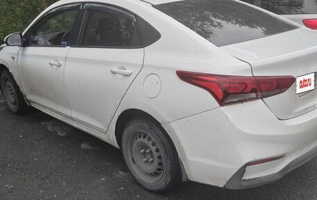 Hyundai Solaris II рестайлинг, 2017 год, 600 000 рублей, 4 фотография