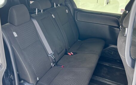 Toyota Noah III, 2019 год, 2 600 000 рублей, 9 фотография