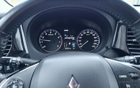 Mitsubishi Outlander III рестайлинг 3, 2019 год, 2 300 000 рублей, 1 фотография