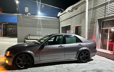 Lexus IS II рестайлинг 2, 1999 год, 650 000 рублей, 2 фотография