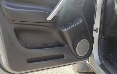 Toyota RAV4, 2005 год, 950 000 рублей, 7 фотография